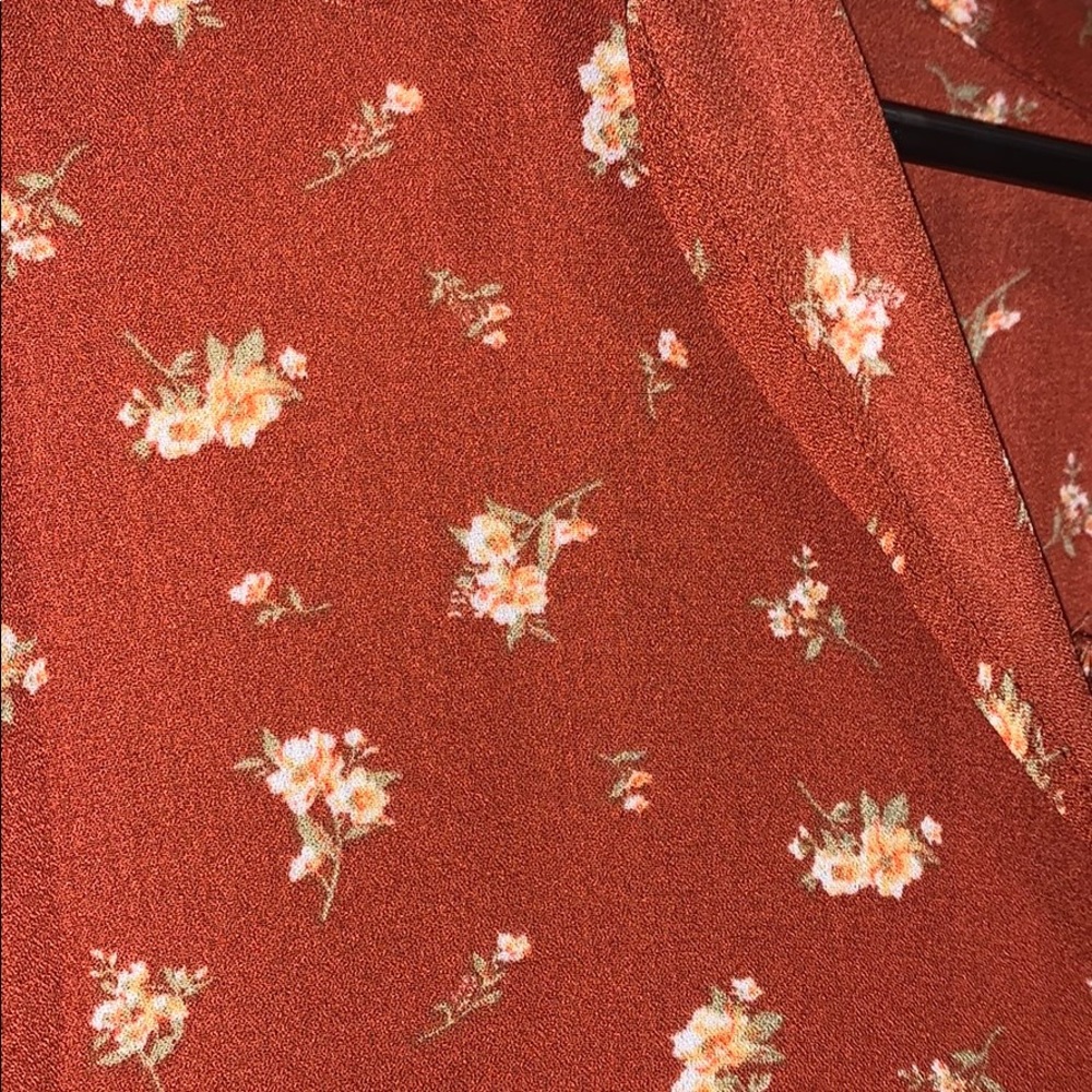 button top - Picture 3 of 3
